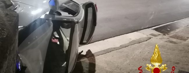 Aiello del Sabato| Con la sua auto finisce contro una vettura in sosta, 46enne ferito