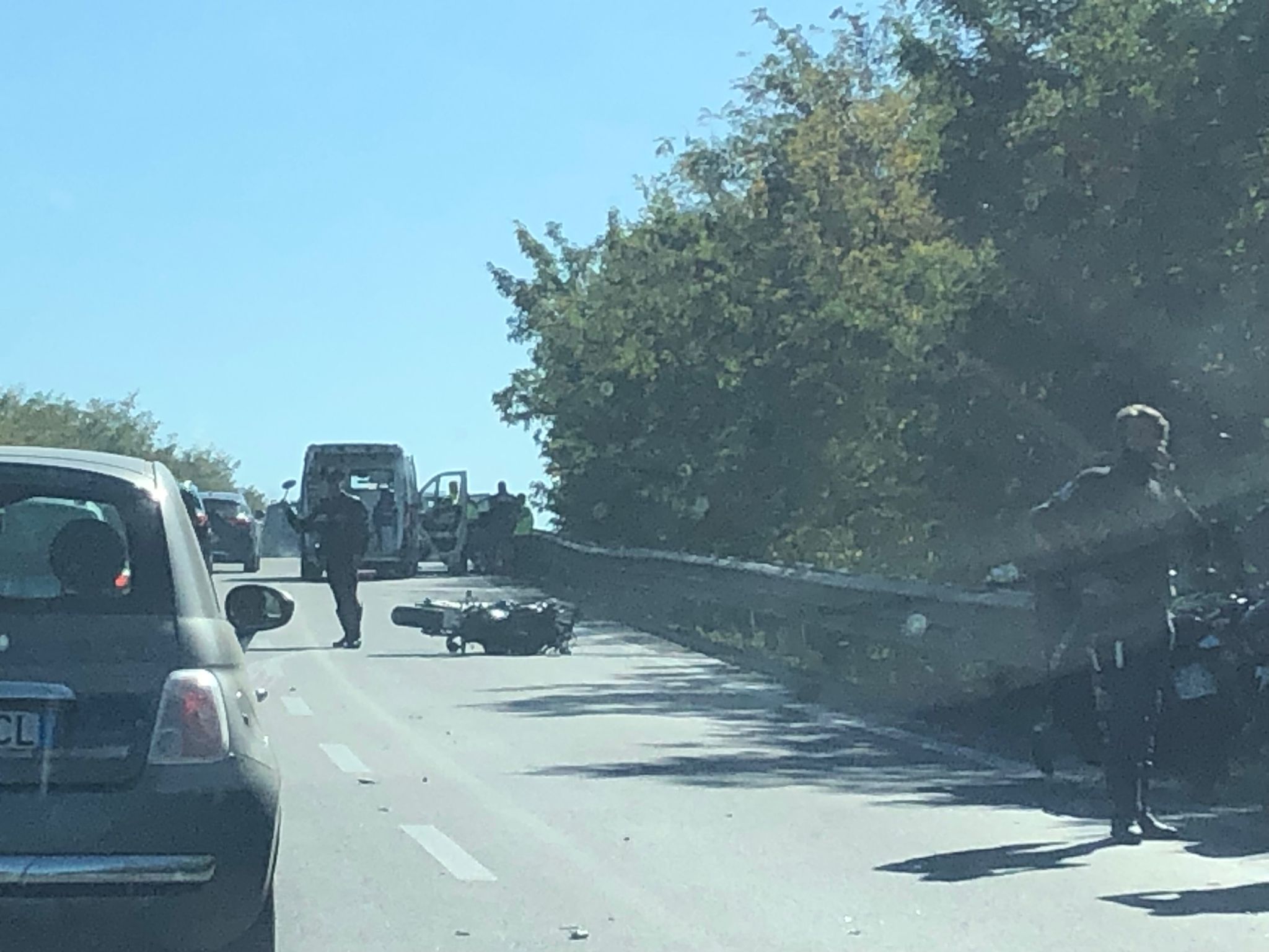Scontro auto – moto sul raccordo autostradale in direzione  San Giorgio del Sannio , ferito centauro