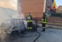 Grottaminarda| Auto parcheggiata in fiamme, intervengono i vigili del fuoco