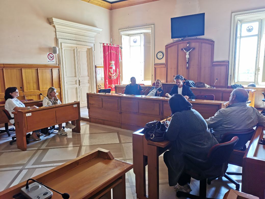 Piano di efficientamento energetico comunale, il sindaco Mastella e l’assessore Serluca hanno incontrato i dirigenti scolastici