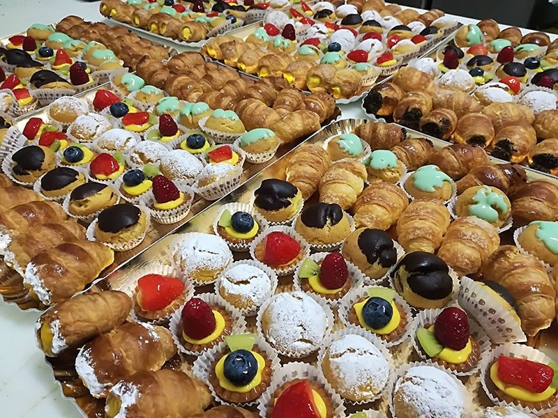 Benevento|Sicurezza alimentare e carenze igieniche, sequestrati prodotti dolciari in una pasticceria della provincia