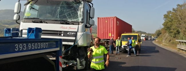 Telesina, scontro tra due tir: nessun ferito