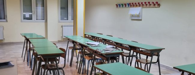 Calcinacci in aula, disagi per una classe del Liceo Scientifico Rummo