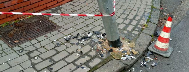 Danneggia un palo della pubblica illuminazione, la Municipale di Benevento  multa un 41enne