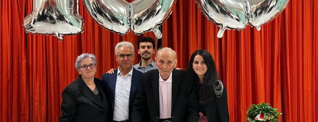 Apollosa in festa per i 100 anni di nonno Beniamino