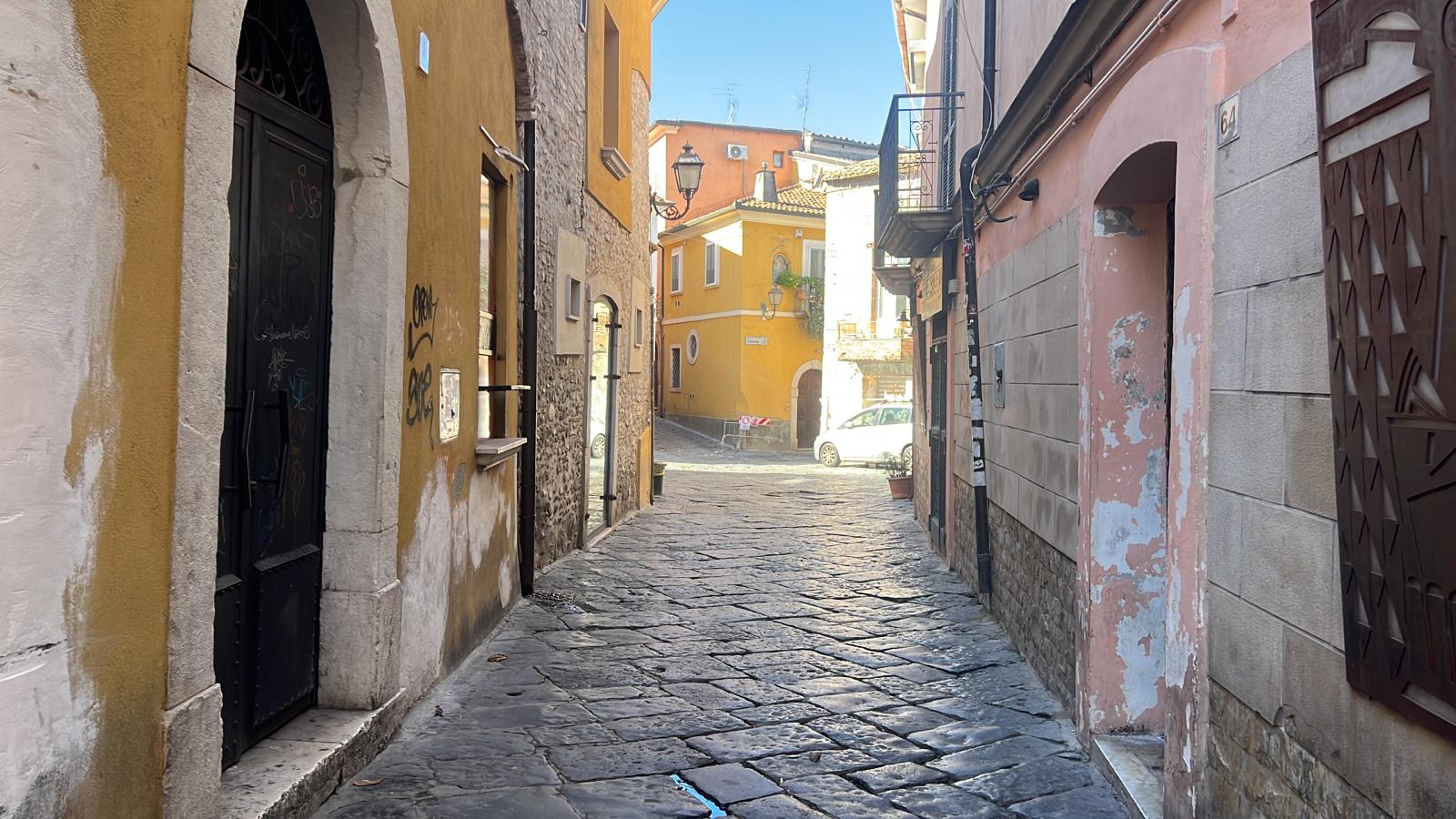 Modifica temporanea degli orari di esposizione dei rifiuti nel centro storico: l’ordinanza sindacale