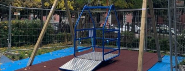 Benevento, domenica si inaugura la giostra inclusiva installata nella villa comunale