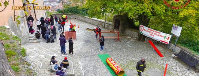 Monteforte Irpino| Bimbi spengono il fuoco, grande successo per Pompieropoli