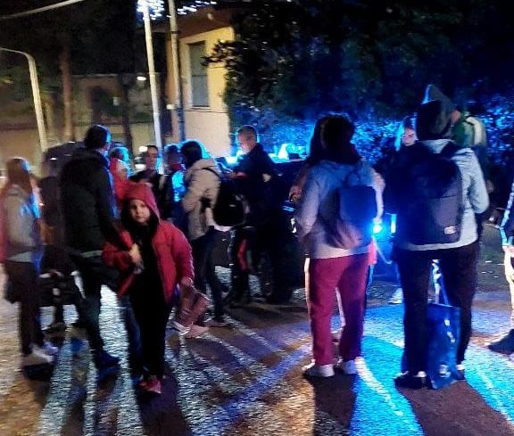 Profughi ucraini a Montesarchio lasciano struttura e tornano sul bus: è polemica