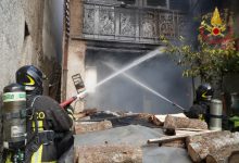 Forino| Incendio in un’abitazione del centro storico, coppia di anziani riesce a mettersi in salvo