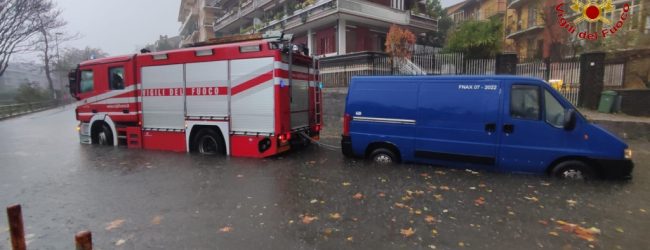 Maltempo| Irpinia in ginocchio tra frane, tetti divelti, allagamenti, infiltrazioni e alberi caduti