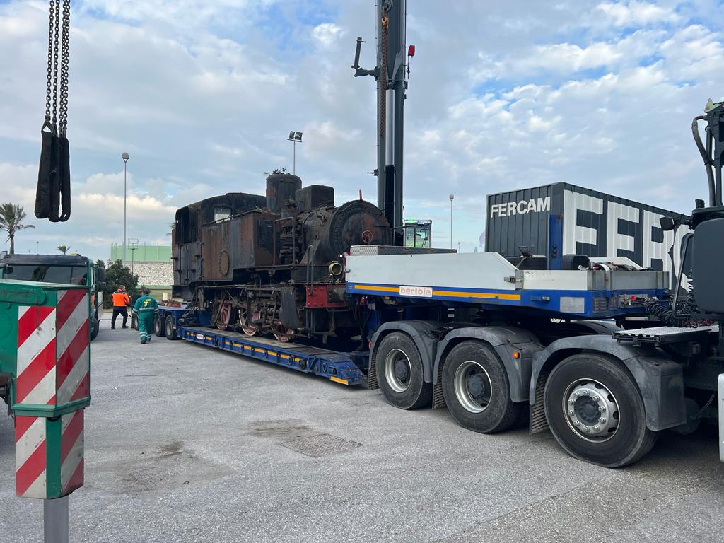 La locomotiva storica in viaggio verso Telese