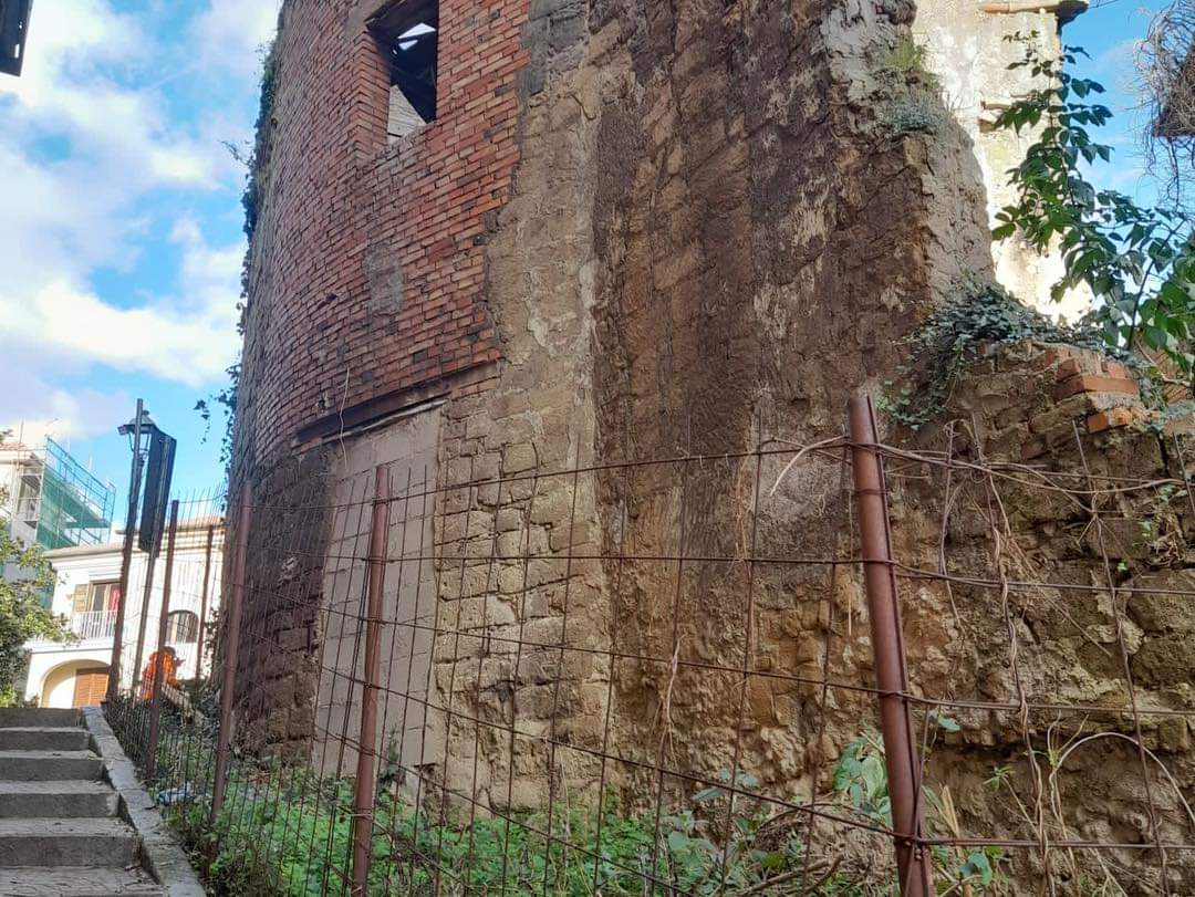Avellino| Chiesa di S.Nicola di Greci ripulita da erbacce, Dello Iaco: risultato dopo mesi di segnalazioni