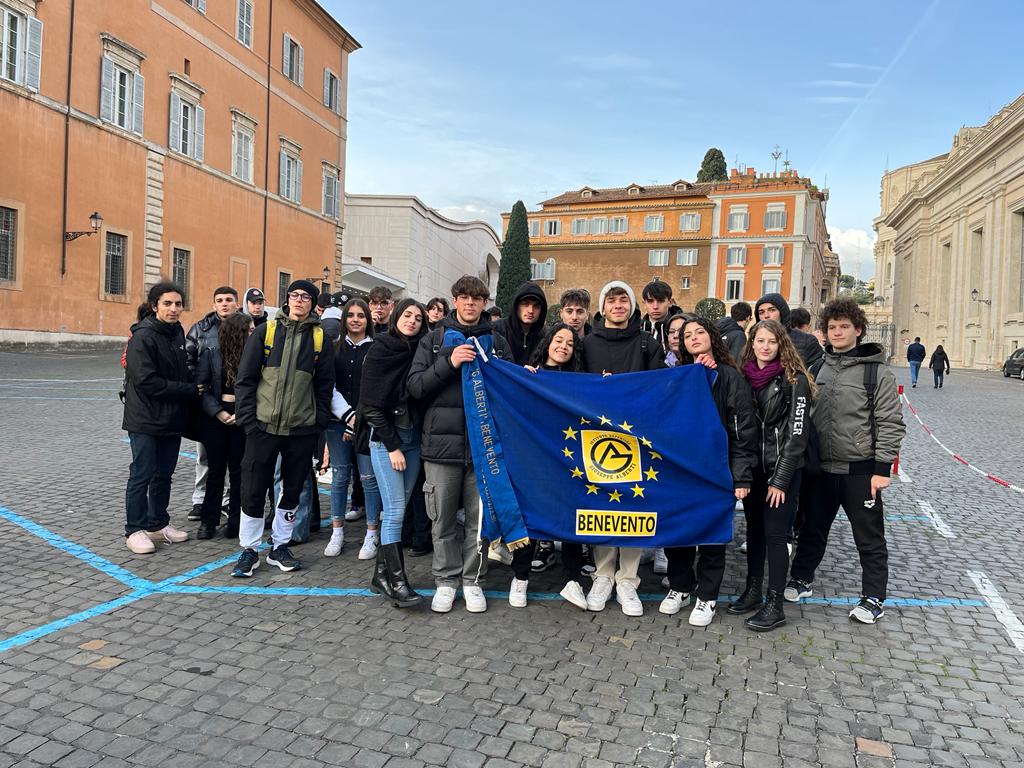 Gli studenti dell’IIS Alberti di Benevento hanno partecipato all’udienza con Papa Francesco