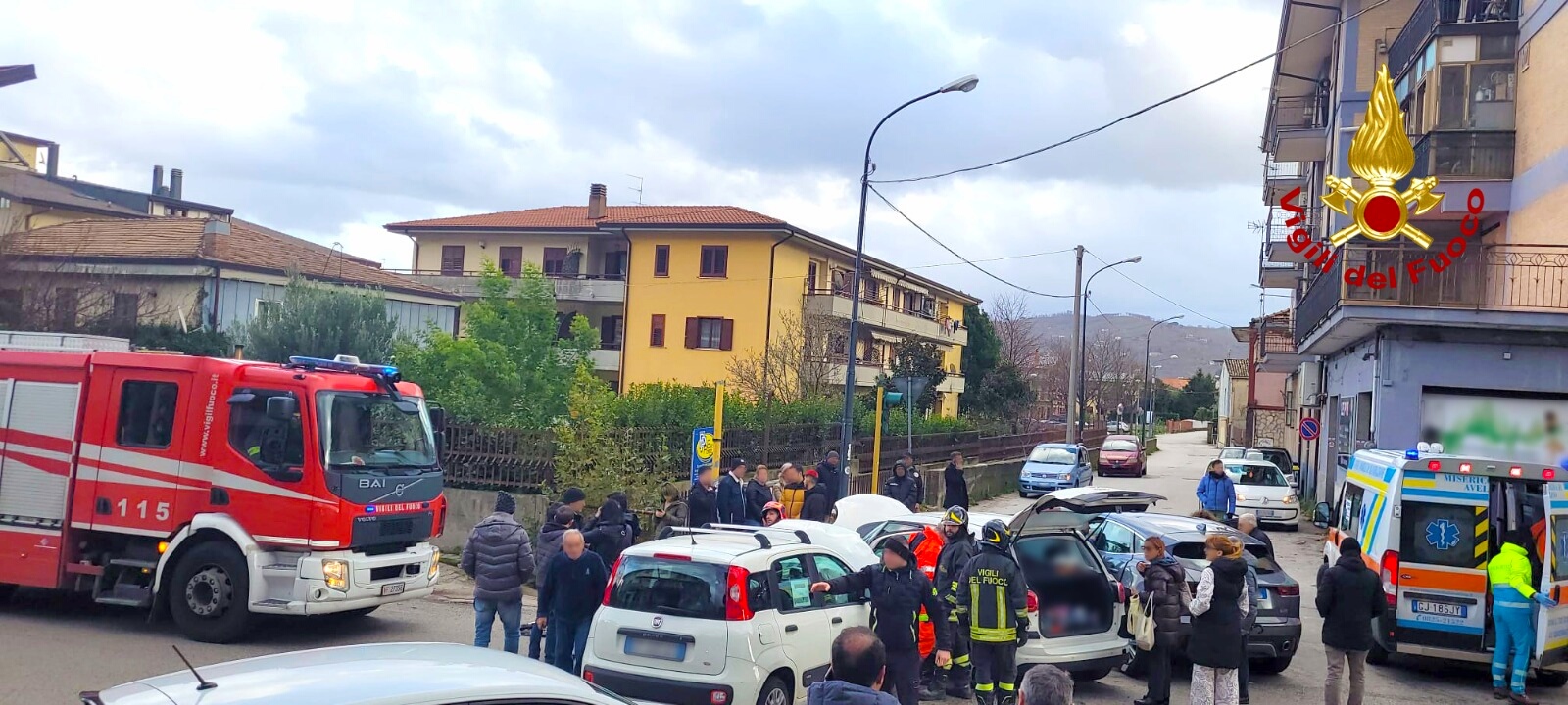 Monteforte| Scontro tra 3 auto ad Alvanella, 6 feriti al Moscati