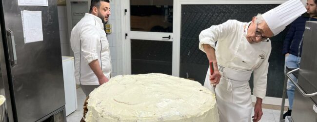 Grottaminarda| Pasticcieri e fornai locali insieme per realizzare il panettone più grande d’Irpinia