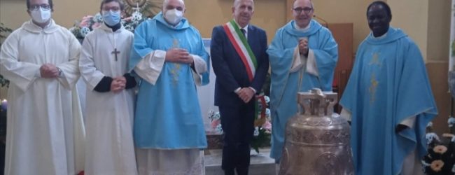 Ad Arpaise l’Arcivescovo di Benevento Accrocca ha benedetto la nuova campana della Parrocchia