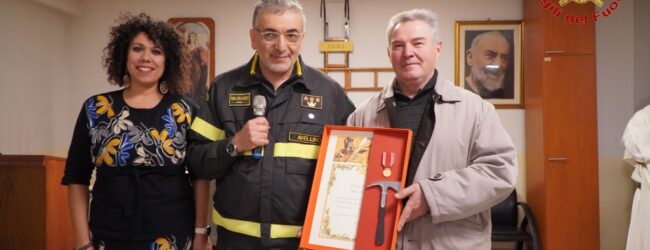 Avellino| Vigili del Fuoco, il comandante Bellizzi consegna le benemerenze