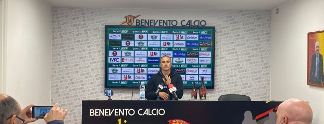 Benevento, Cannavaro: “Non ho mai detto di non essere preoccupato. Pensavamo ad una gara diversa, dobbiamo ricompattarci subito”