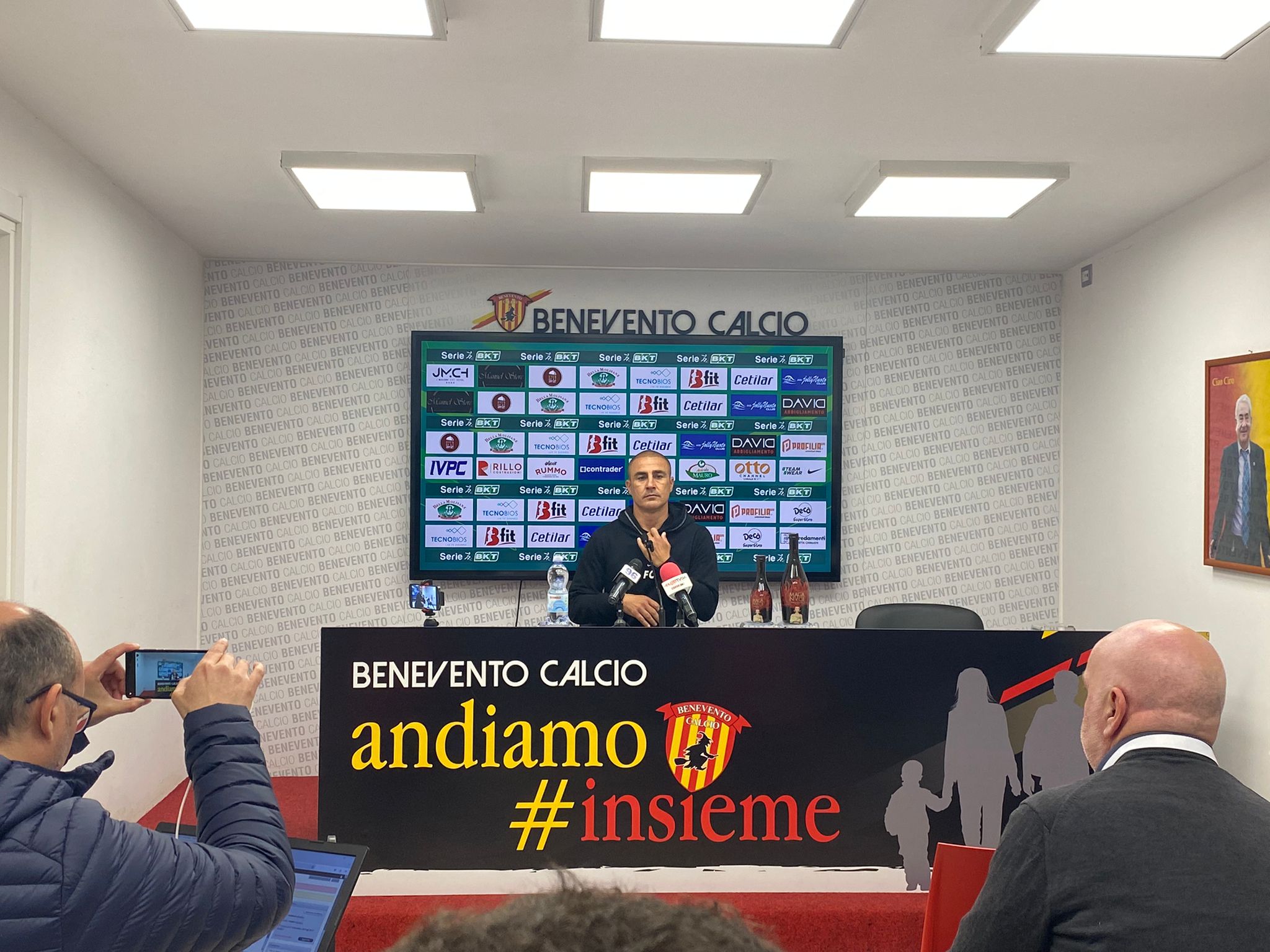 Benevento, Cannavaro: “Non ho mai detto di non essere preoccupato. Pensavamo ad una gara diversa, dobbiamo ricompattarci subito”