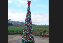 Natale a Benevento, in contrada Pantano l’albero all’uncinetto