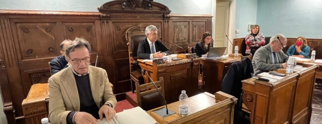 Provincia, via libera su futuro Asea. Samte torna in bonis