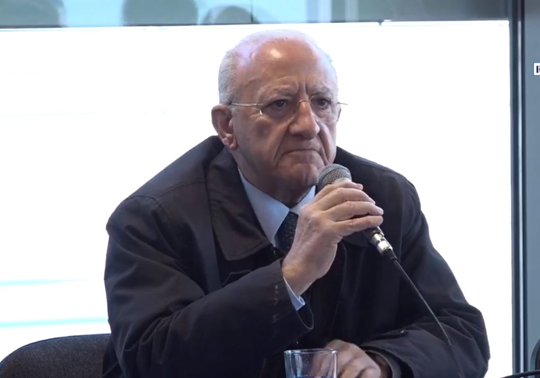 Covid, De Luca: “Prenderemo decisioni su cittadini provenienti dalla Cina”