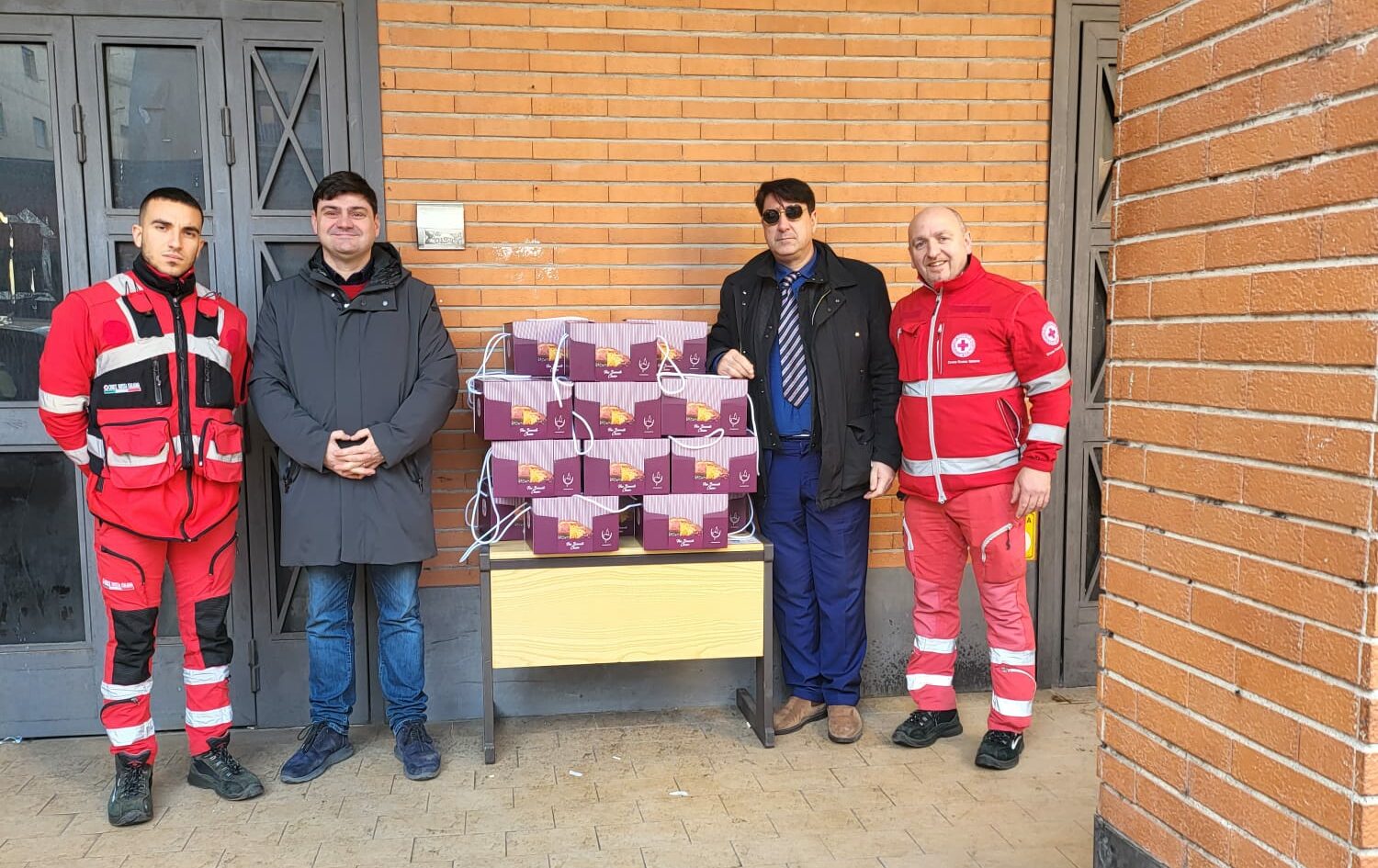 Il Lions Club Benevento “Arco Traiano” dona 20 panettoli artigianali alla Croce Rossa