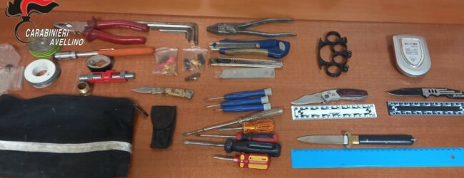 Baiano| Non si ferma all’alt dei carabinieri e sperona 2 Gazzelle, arrestato 28enne in possesso di coltelli e attrezzi da scasso