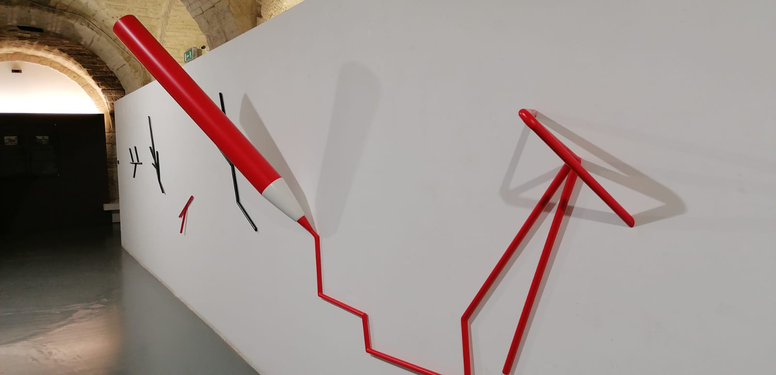 “Neighborhood”, la mostra sugli artisti di Via Varco resterà aperta fino al 7 gennaio