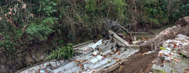 Crollo ala cimitero di Sant’Agata, rimossi blocchi di cemento per recuperare altri feretri