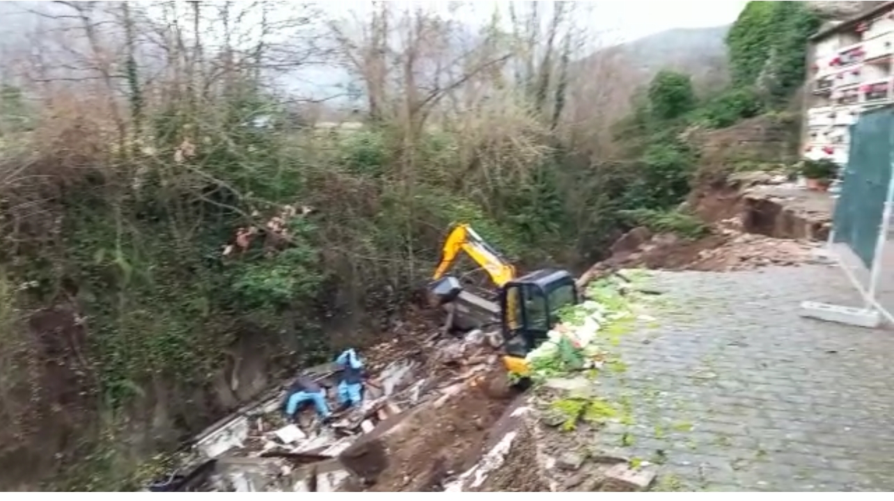 Sant’Agata De Goti: crollo cimitero, i numeri aggiornati delle bare recuperate