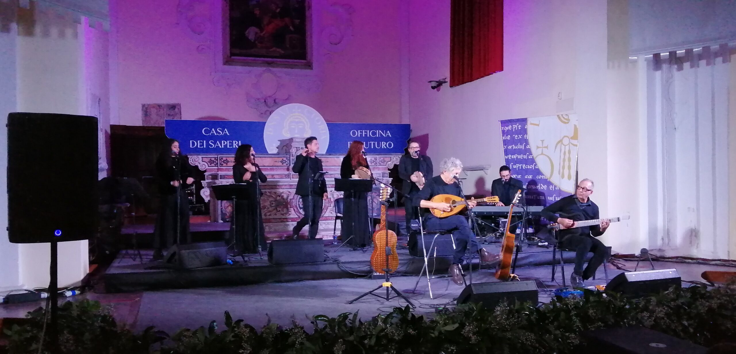 Benevento|Accademia Santa Sofia, successo per “Qualcuno sulla Terra” lo spettacolo di Eugenio Bennato