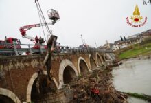 Maltempo in Irpinia, 30 interventi dei vigili del fuoco. In corso la disostruzione dell’alveo del Calore