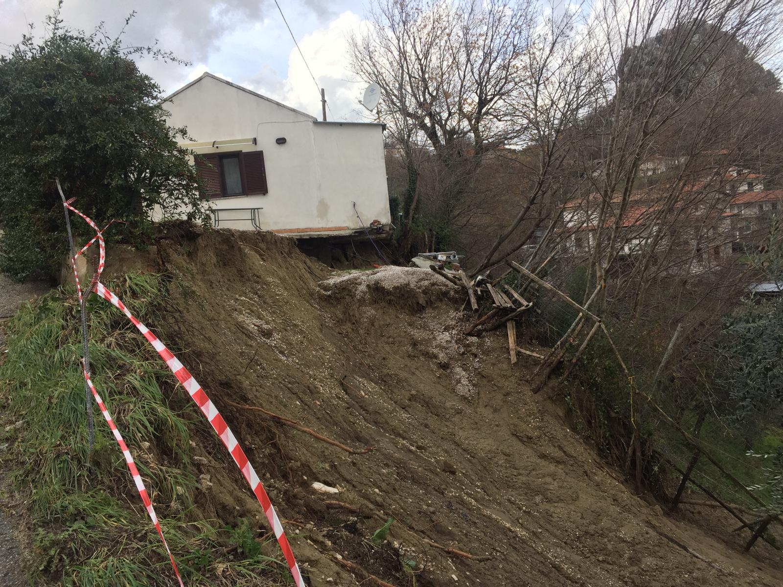 Maltempo, frana di Tocco Caudio: il racconto di Rosario l’inqulino della casa evacuata
