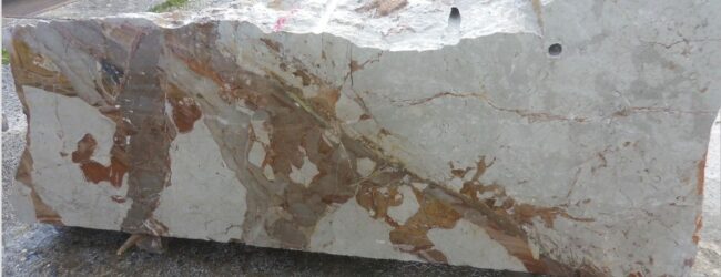 Vicenda “marmi”, il post del sindaco di Cautano: “Stop alle polemiche, agire insieme per il bene del territorio”