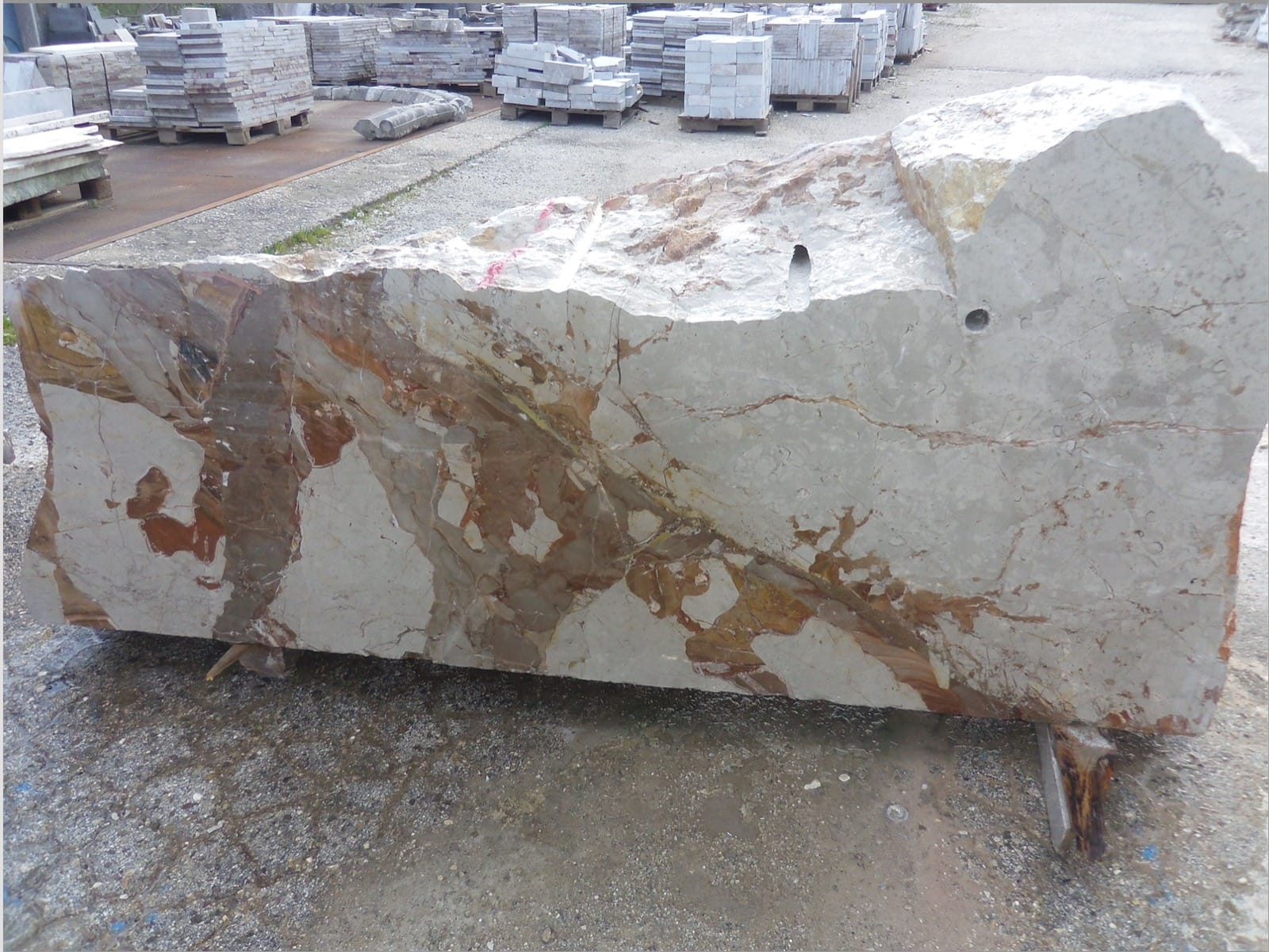 Vicenda “marmi”, il post del sindaco di Cautano: “Stop alle polemiche, agire insieme per il bene del territorio”