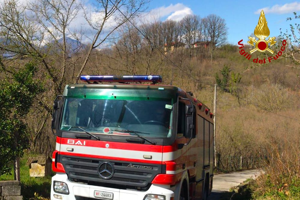 Pratola Serra| Incidente con il trattore, 45enne liberato dai vigili del fuoco e trasportato al Moscati