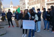 Edilizia scolastica, gli studenti di Benevento in presidio per ‘una scuola sicura’