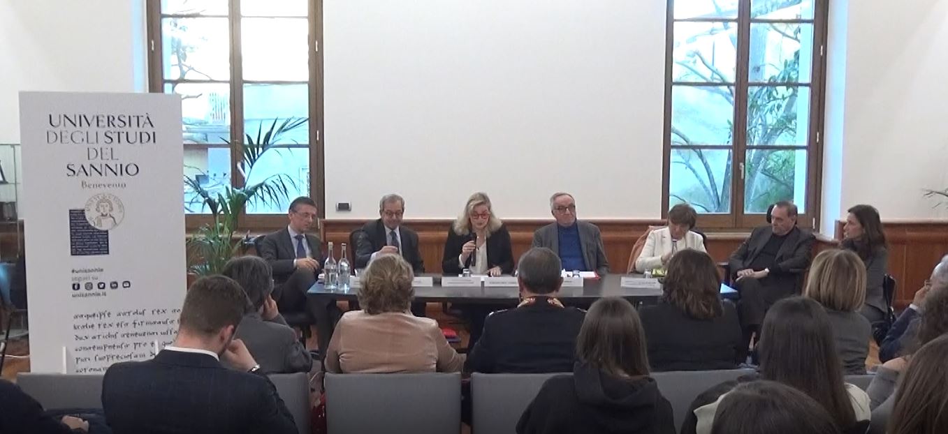 “Sbatti il mostro in prima pagina” la stampa nei processi penali: incontro con Edmondo Bruti Liberati