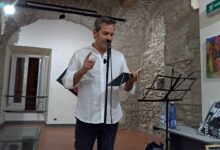 Francesco Campanile presenta la sua raccolta di poesie “Chewingum alla sambuca”