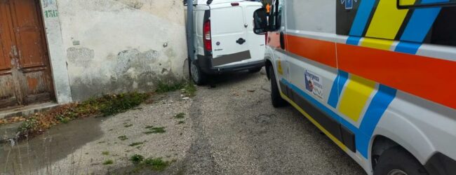 Telese Terme, fiorino finisce contro un muro, ferito un 53enne