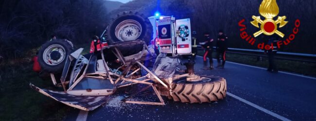Monteforte Irpino| Auto contro trattore sulla via Nazionale, i conducenti trasportati al Moscati
