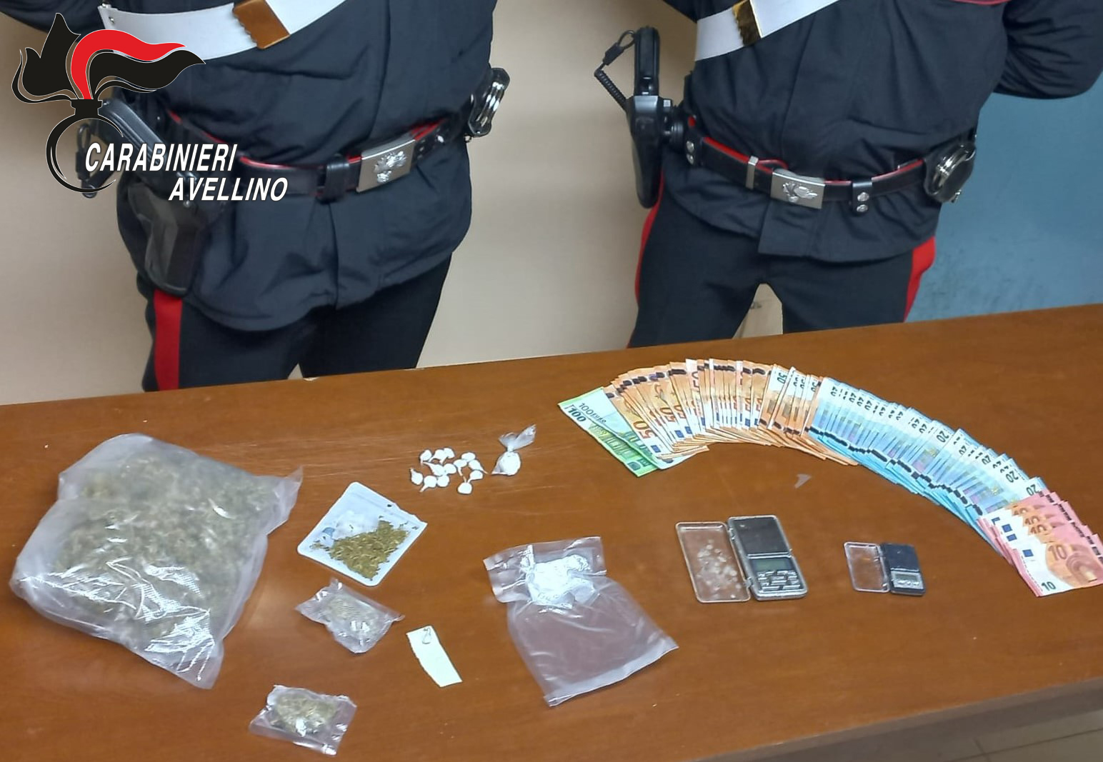 Altavilla Irpina| Operazione antidroga, 4 arresti: sequestro di cocaina e contanti