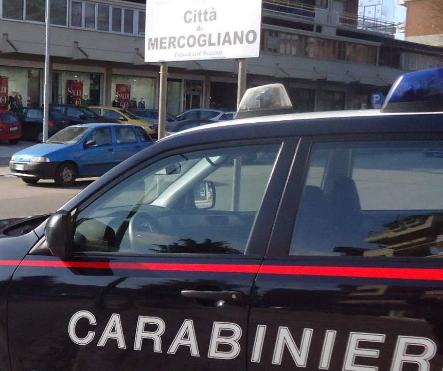 Mercogliano, furto di una borsa dall’auto in sosta: denunciate due persone