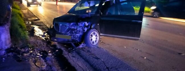 Sant’Agata De’ Goti, scontro tra due auto: ferito un 45enne di Limatola