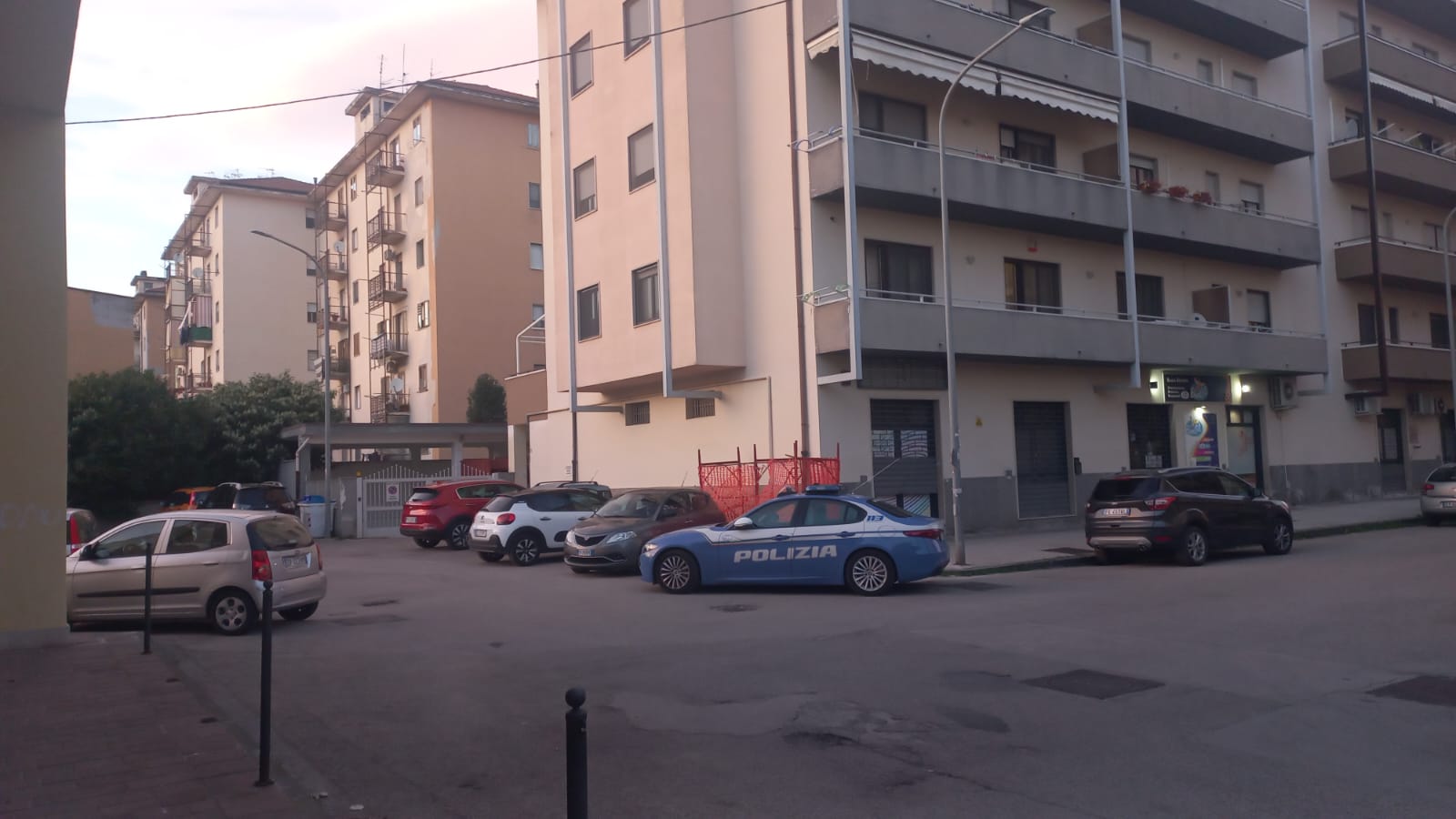 Giù dal quarto piano: muore 48enne al Rione Ferrovia