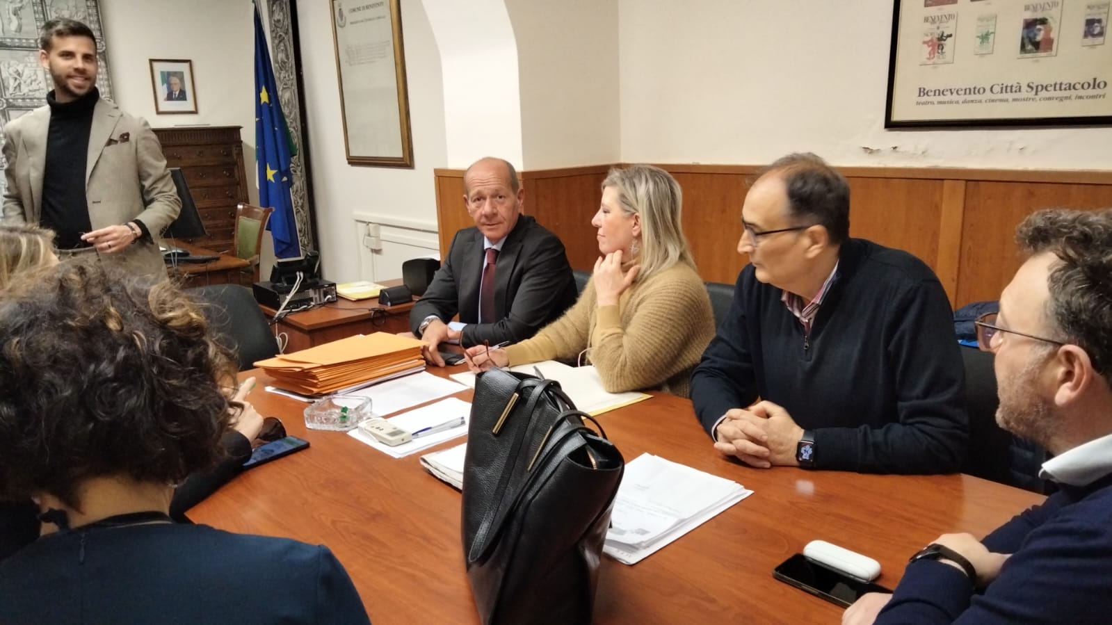 Debiti, Consiglio il 29. Rientra il caso Capuano