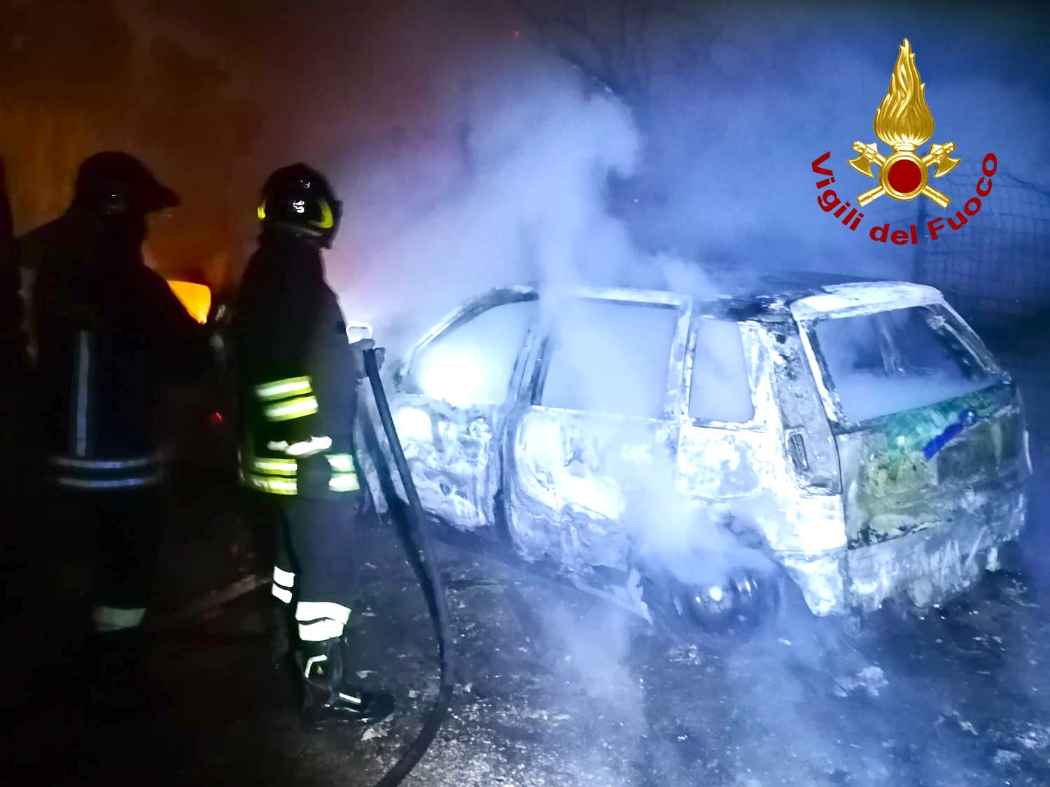Roccabascerana| Tre auto in fiamme nella notte, indagini in corso