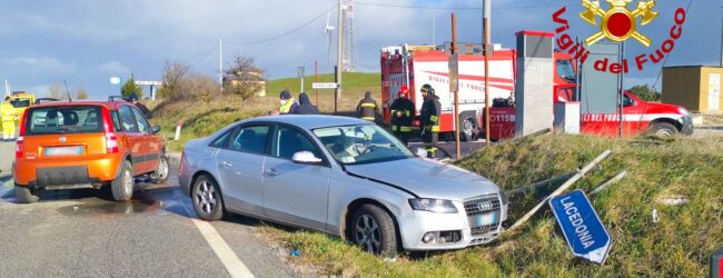 Rocca San Felice| Incidente tra due auto, conducenti trasportati in ospedale